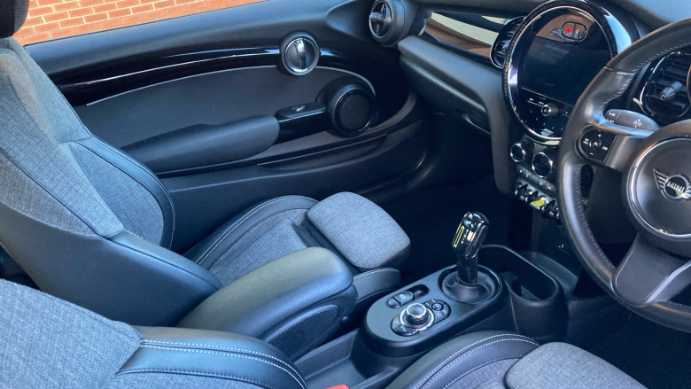 MINI Hatchback 135kW Cooper S Level 2 33kWh 3dr Auto Electric Hatchback